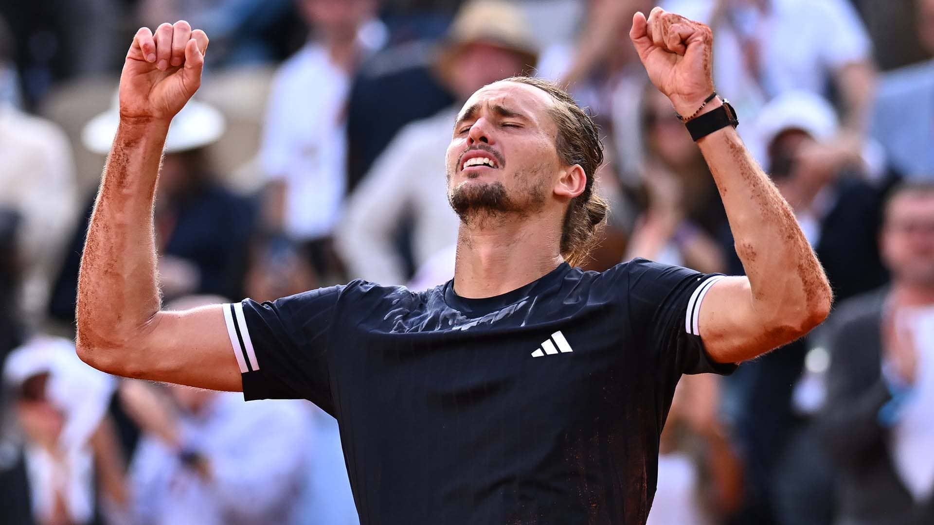 Александр Зверев после победы на «Ролан Гаррос» — 2026. Фото: Corinne Dubreuil / ATP Tour