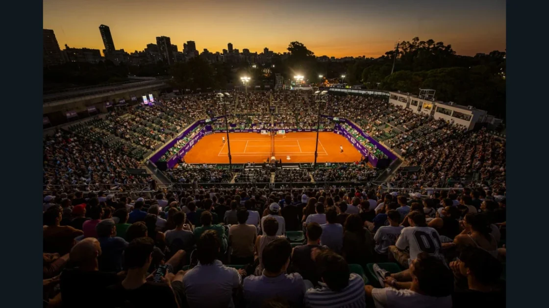 Центральный грунтовый корт Buenos Aires Lawn Tennis Club во время Argentina Open
