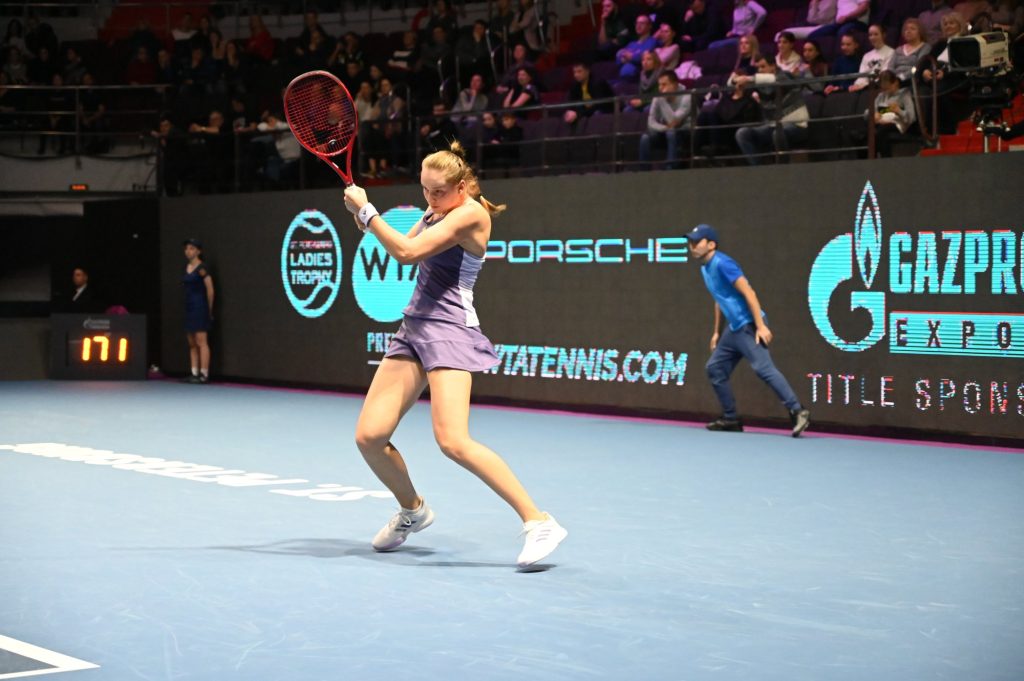 Елена Рыбакина в финале St. Petersburg Ladies Trophy, 2020.